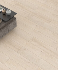 Saten Oak 8mm Laminat market